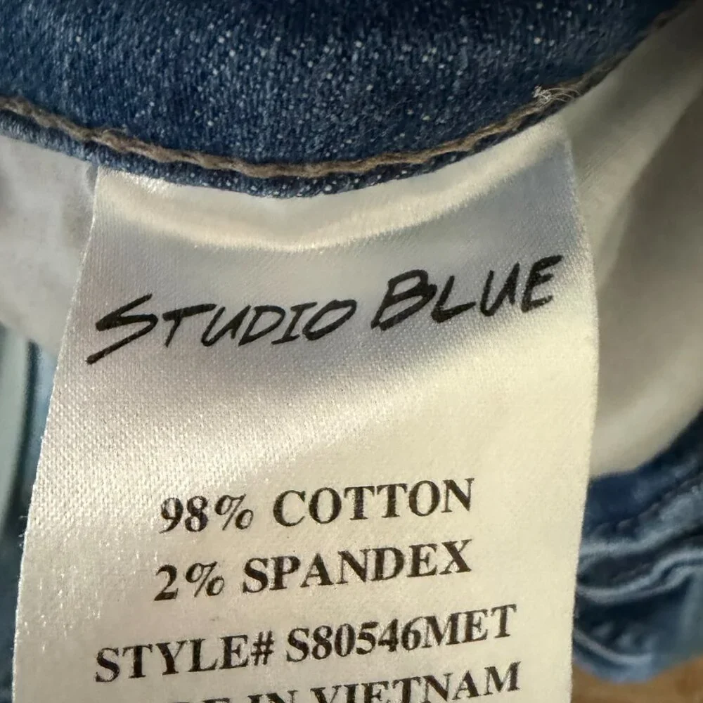 Studio Blue Distressed Cropped Jeans Size 31 Light Wash Stretch - Picture 4 of 5